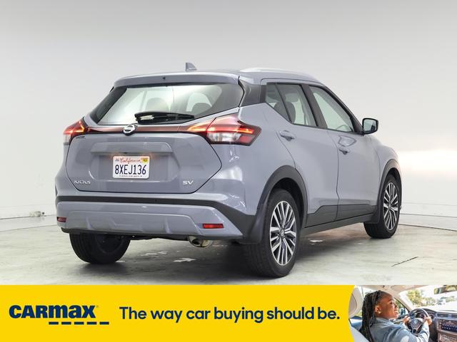 Photo of 2021 Gray Nissan Kicks