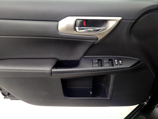Photo of 2014 Black Lexus CT 200h