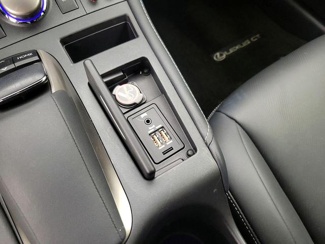 Photo of 2014 Black Lexus CT 200h