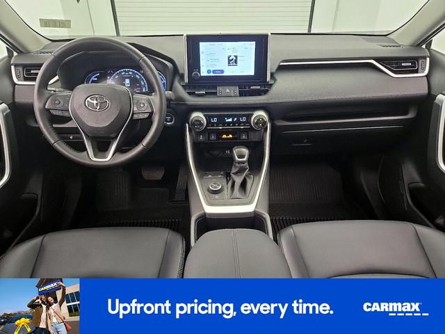 Photo of 2024 White Toyota RAV4 Hybrid