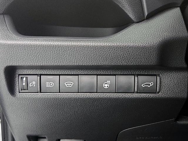 Photo of 2024 White Toyota RAV4 Hybrid