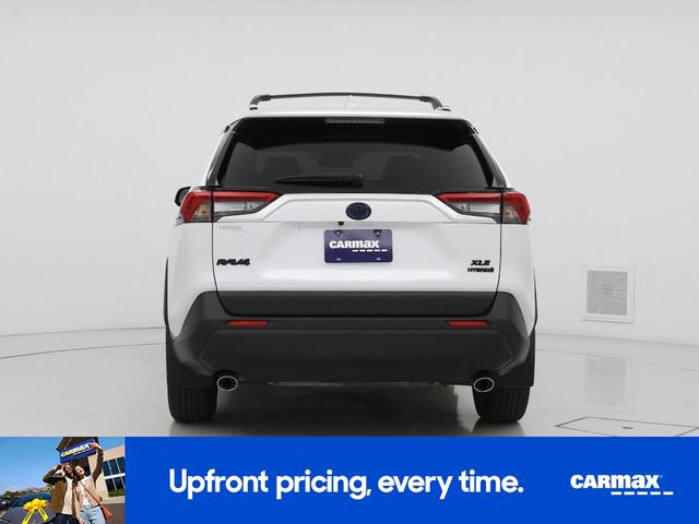 Photo of 2024 White Toyota RAV4 Hybrid