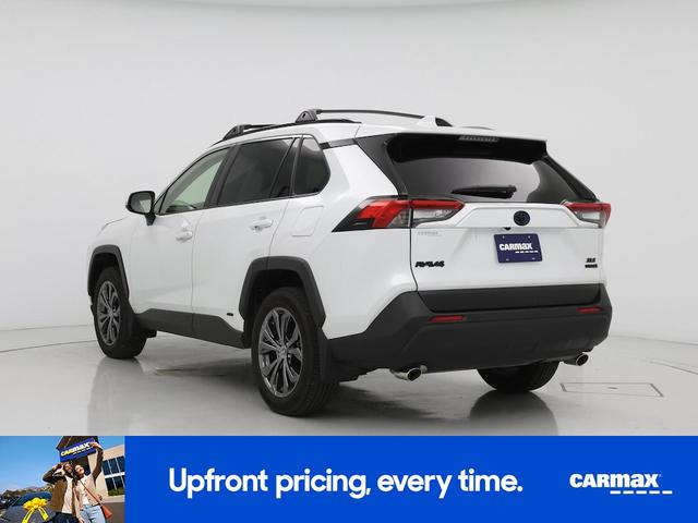Photo of 2024 White Toyota RAV4 Hybrid