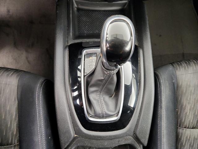 Photo of 2017 Red Nissan Rogue