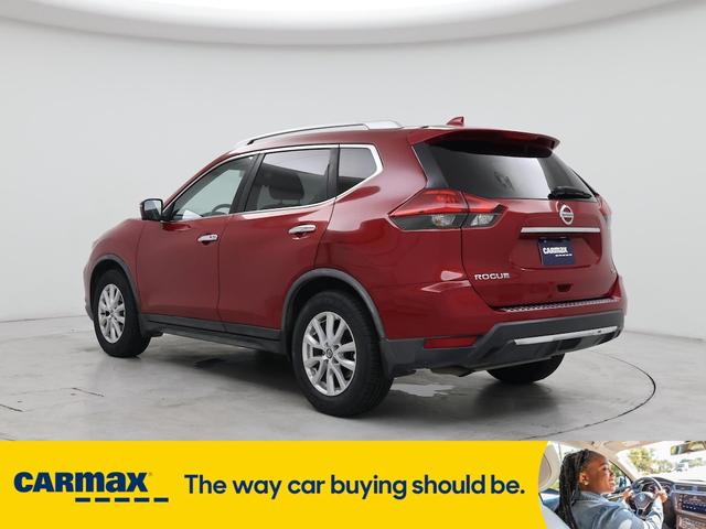 Photo of 2017 Red Nissan Rogue