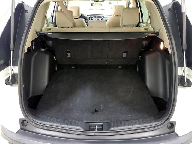 Photo of 2019 White Honda CR-V