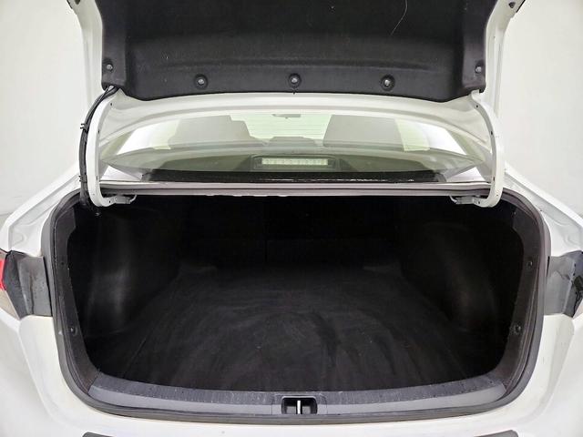 Photo of 2020 White Toyota Corolla