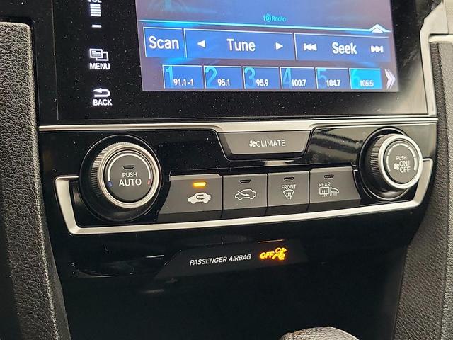 Photo of 2018 White Honda Civic