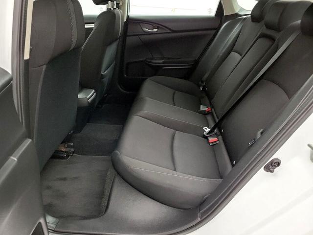 Photo of 2018 White Honda Civic