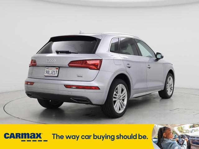 Photo of 2018 Gray Audi Q5