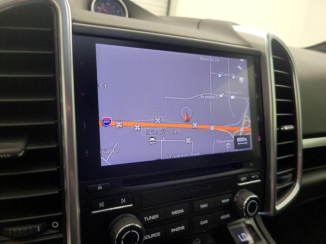 Photo of 2017 Burgundy Porsche Cayenne