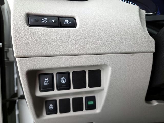 Photo of 2017 Pearl Nissan Rogue Sport