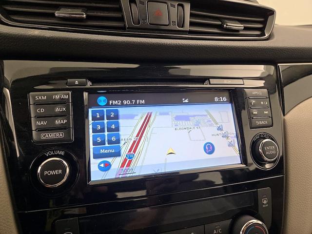 Photo of 2017 Pearl Nissan Rogue Sport