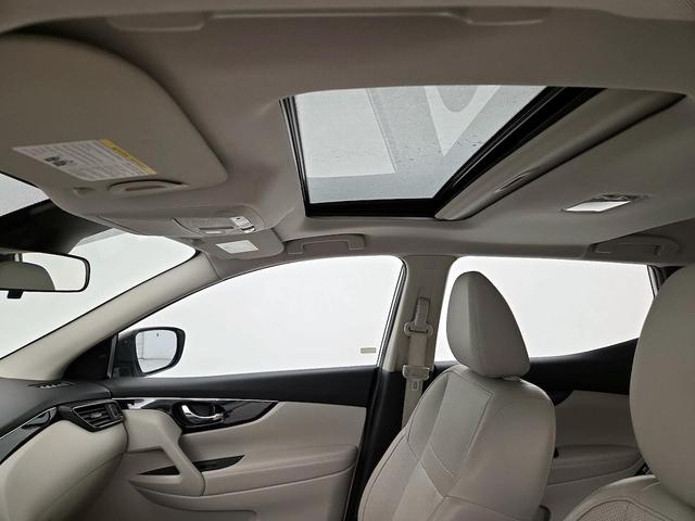 Photo of 2017 Pearl Nissan Rogue Sport