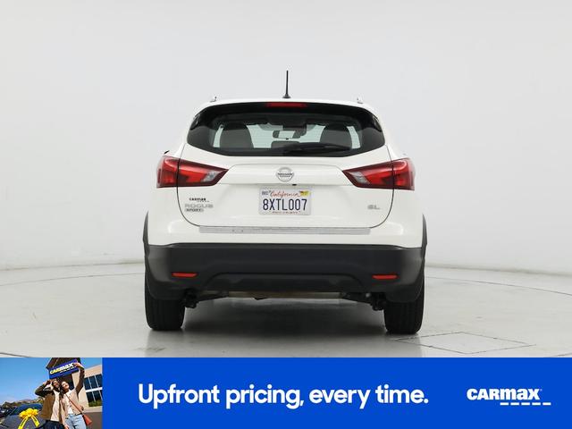 Photo of 2017 Pearl Nissan Rogue Sport