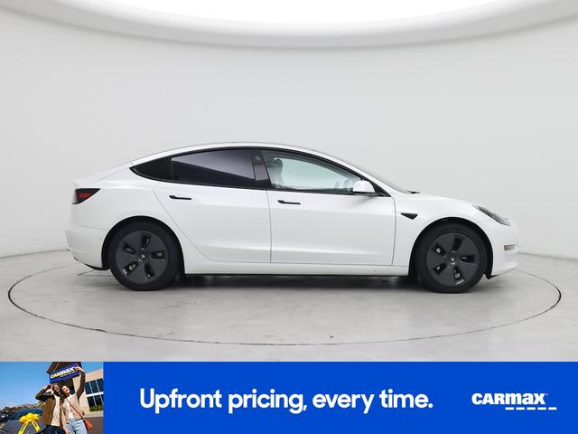 Photo of 2022 White Tesla Model 3