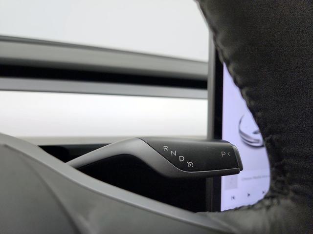 Photo of 2022 White Tesla Model 3