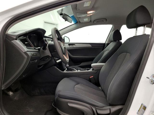 Photo of 2018 White Hyundai SONATA