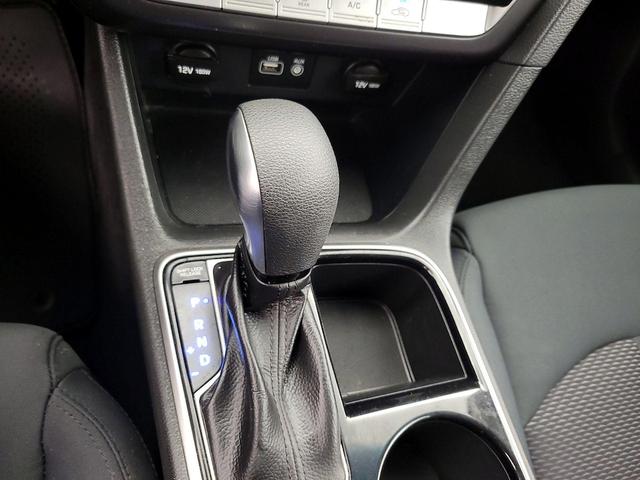 Photo of 2018 White Hyundai SONATA