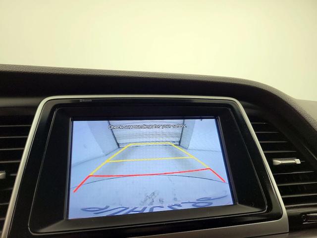 Photo of 2018 White Hyundai SONATA