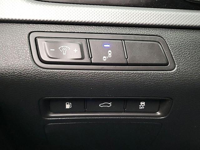 Photo of 2018 White Hyundai SONATA