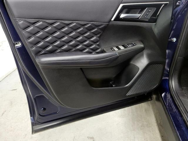 Photo of 2023 Blue Mitsubishi Outlander