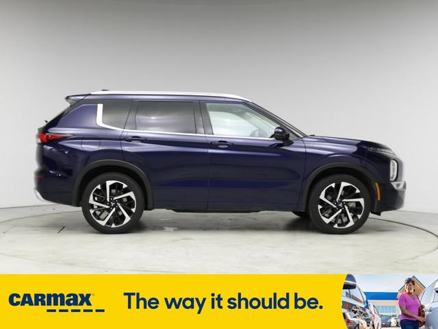 Photo of 2023 Blue Mitsubishi Outlander