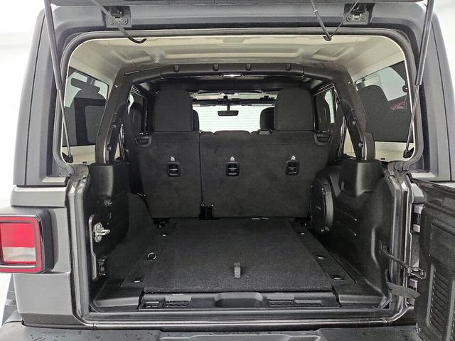 Photo of 2023 Gray Jeep Wrangler