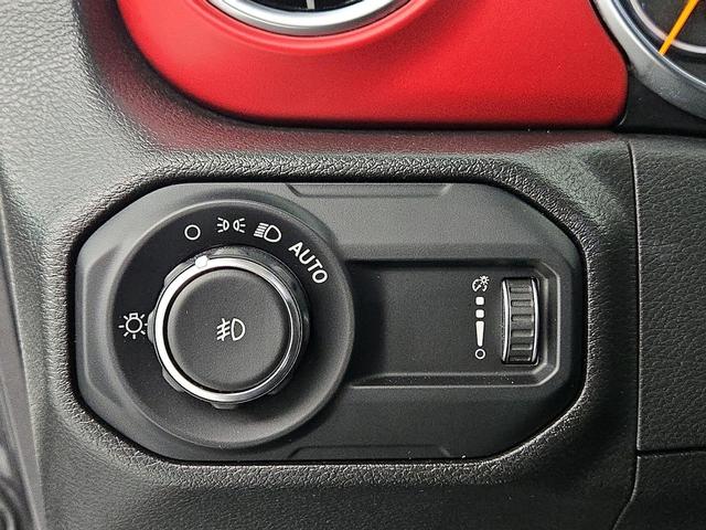 Photo of 2023 Gray Jeep Wrangler