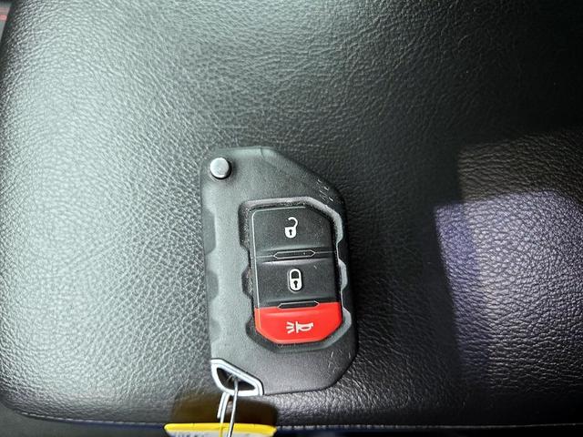 Photo of 2023 Gray Jeep Wrangler
