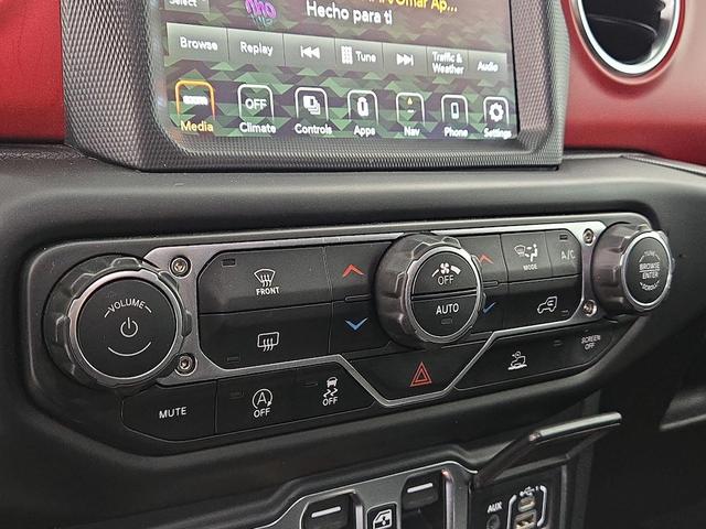 Photo of 2023 Gray Jeep Wrangler