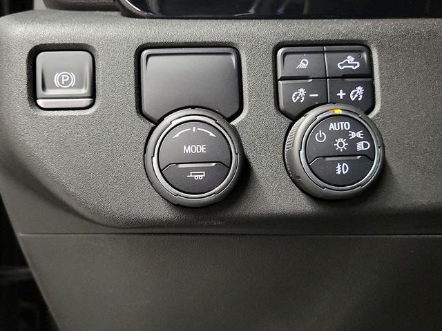 Photo of 2022 Black Chevrolet Silverado 1500
