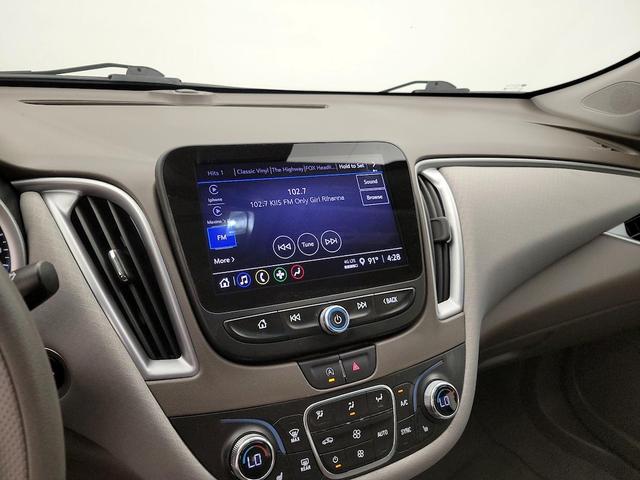 Photo of 2023 White Chevrolet Malibu