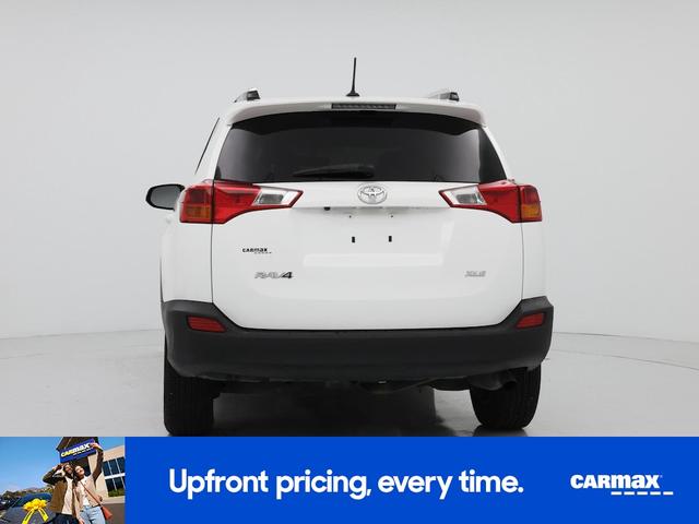 Photo of 2015 White Toyota RAV4