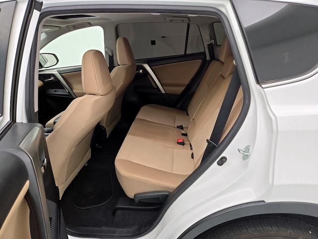 Photo of 2015 White Toyota RAV4