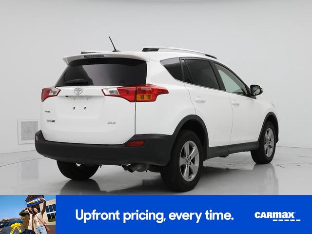 Photo of 2015 White Toyota RAV4