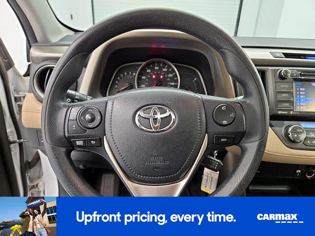 Photo of 2015 White Toyota RAV4