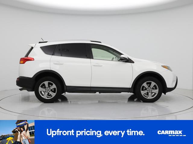 Photo of 2015 White Toyota RAV4