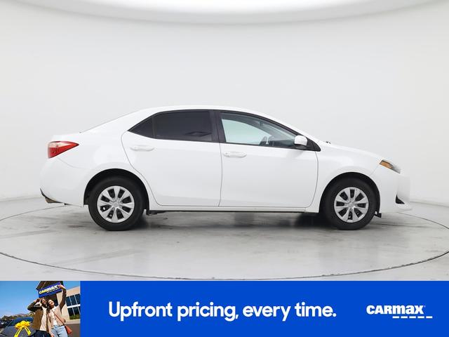 Photo of 2017 White Toyota Corolla