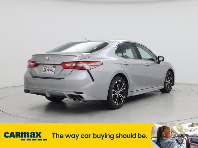 Photo of 2019 Silver Toyota Camry