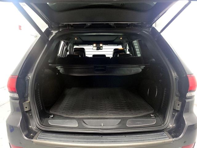 Photo of 2016 Gray Jeep Grand Cherokee
