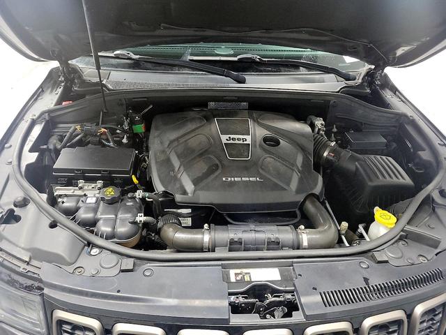 Photo of 2016 Gray Jeep Grand Cherokee