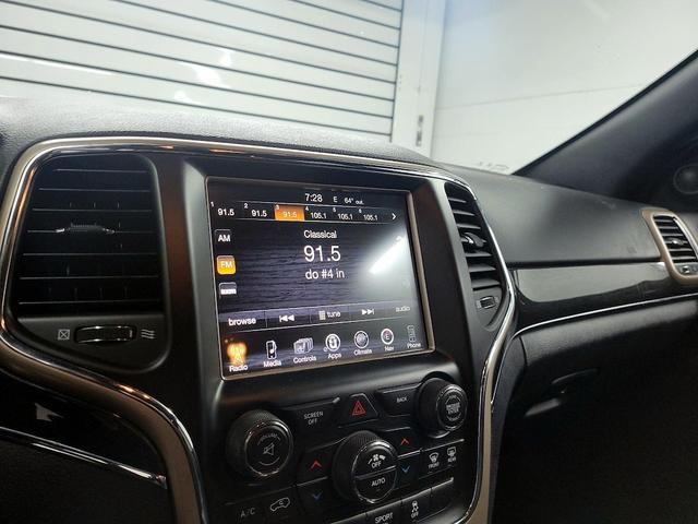Photo of 2016 Gray Jeep Grand Cherokee