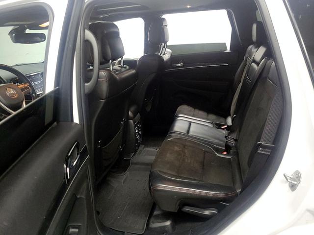 Photo of 2021 White Jeep Grand Cherokee