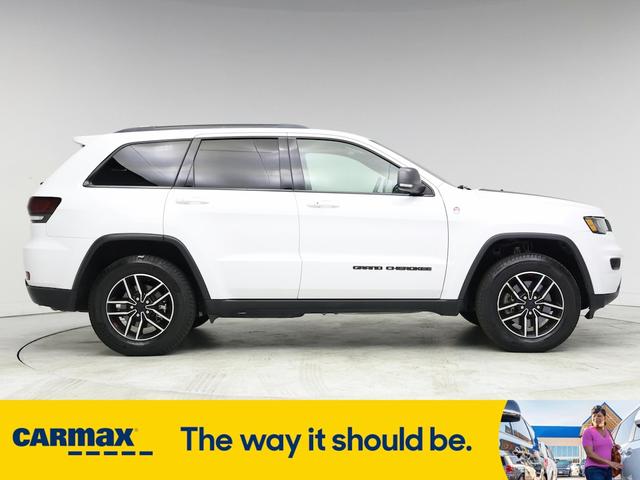 Photo of 2021 White Jeep Grand Cherokee