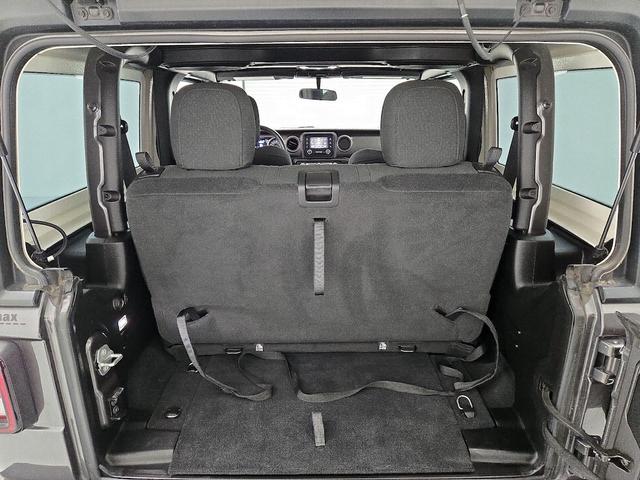 Photo of 2021 Gray Jeep Wrangler