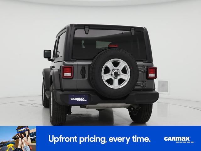 Photo of 2021 Gray Jeep Wrangler