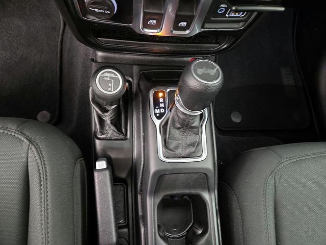 Photo of 2021 Gray Jeep Wrangler