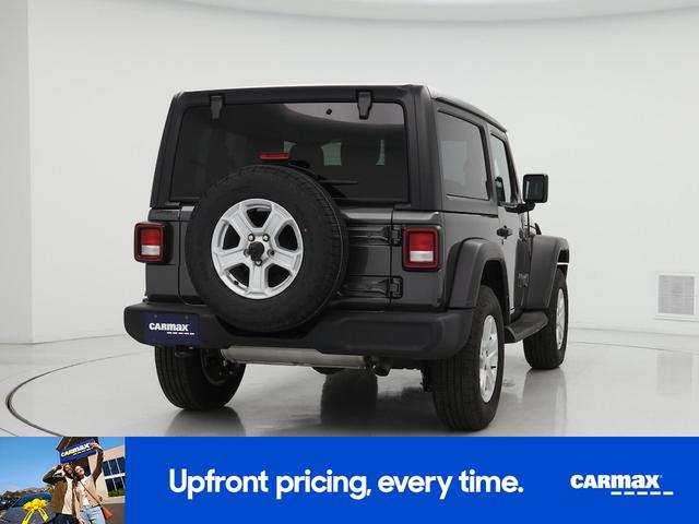 Photo of 2021 Gray Jeep Wrangler