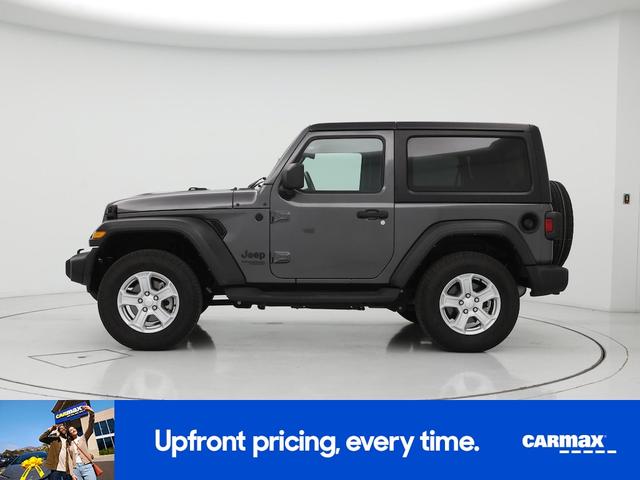 Photo of 2021 Gray Jeep Wrangler